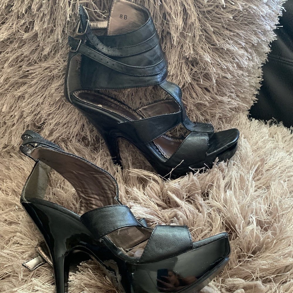 BAKERS Black heels